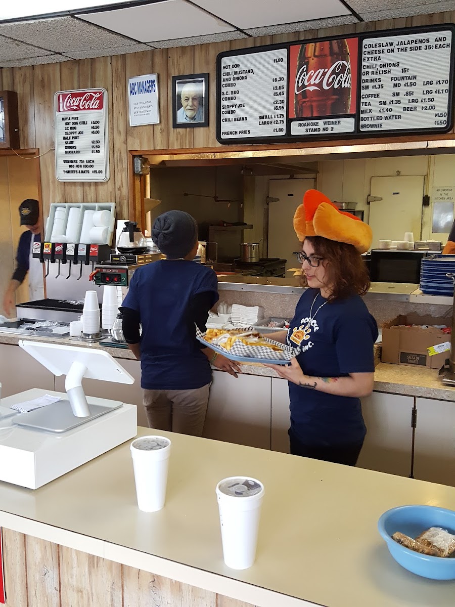 Roanoke Weiner Stand No. 2 - Photo 6