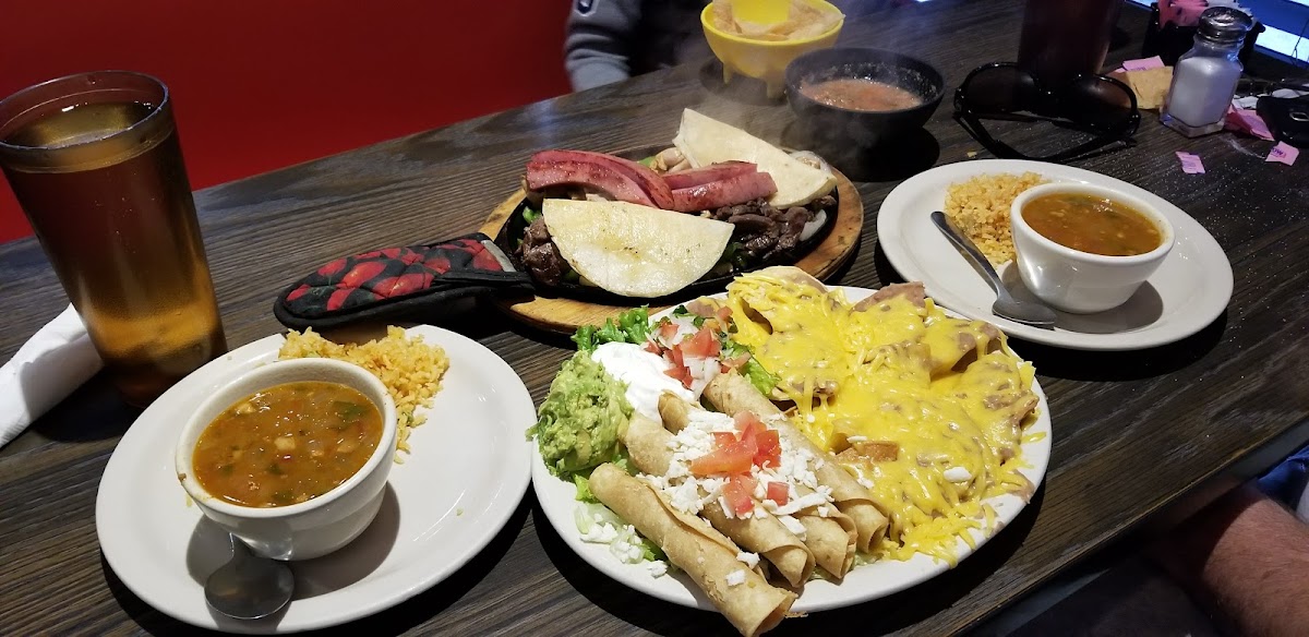 Big Daddy's Burgers & Shakes - Photo 1