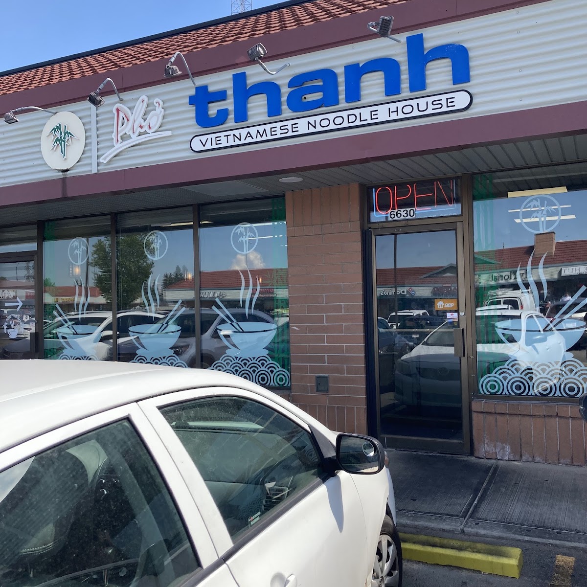Pho Thanh Vietnamese Noodle House - Photo 6