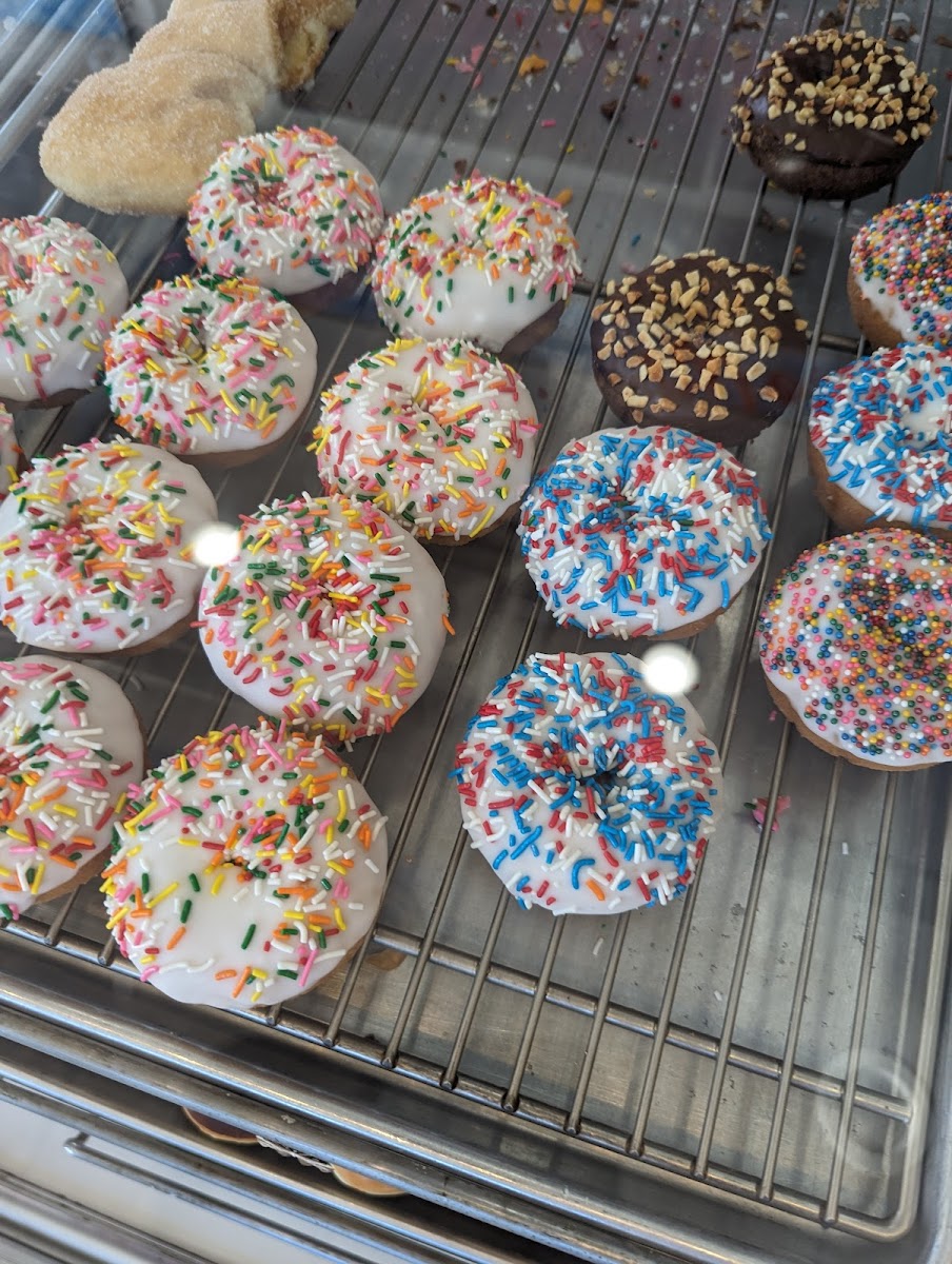 Rose Donuts - Photo 7