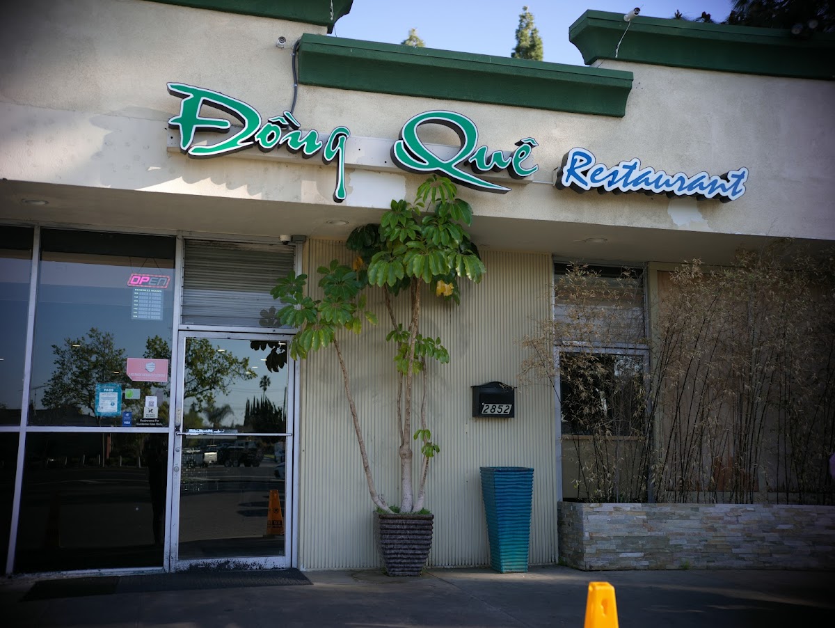 Dong Que Restaurant