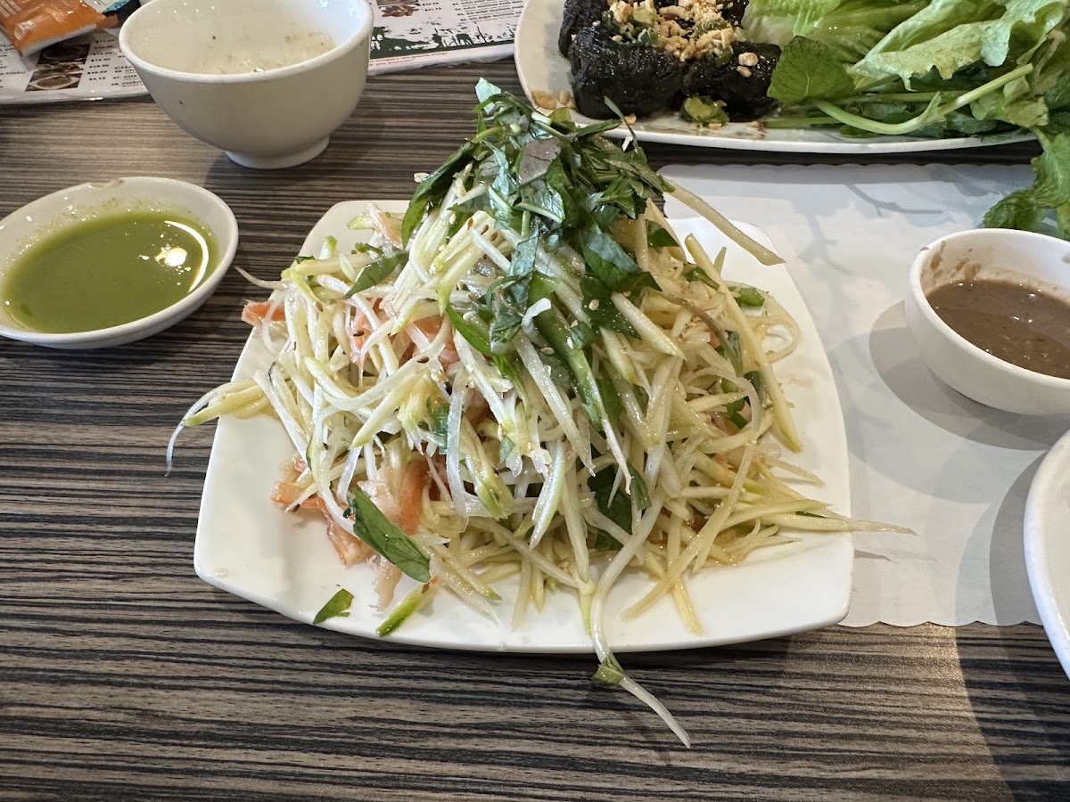 Dong Que Restaurant - Photo 8