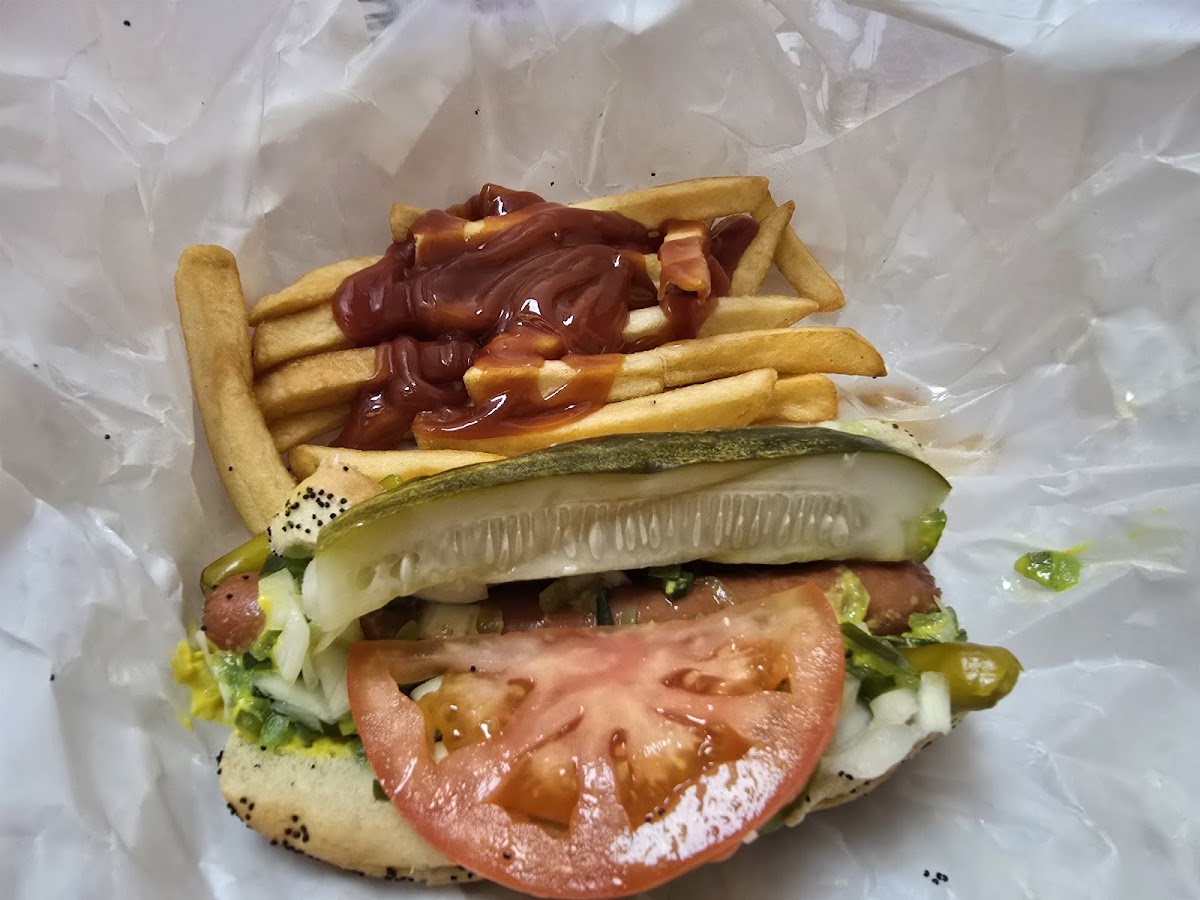 Pete's Red Hots - Photo 6