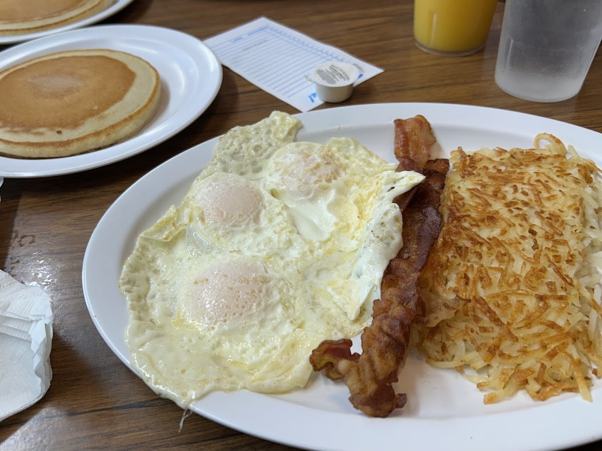 Ruth's Family Restaurant - Photo 3