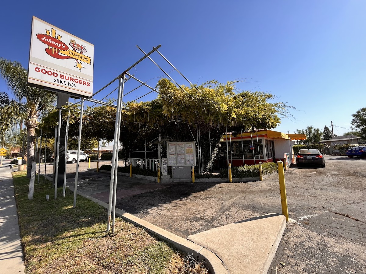 Johnny's Burgers - Photo 7