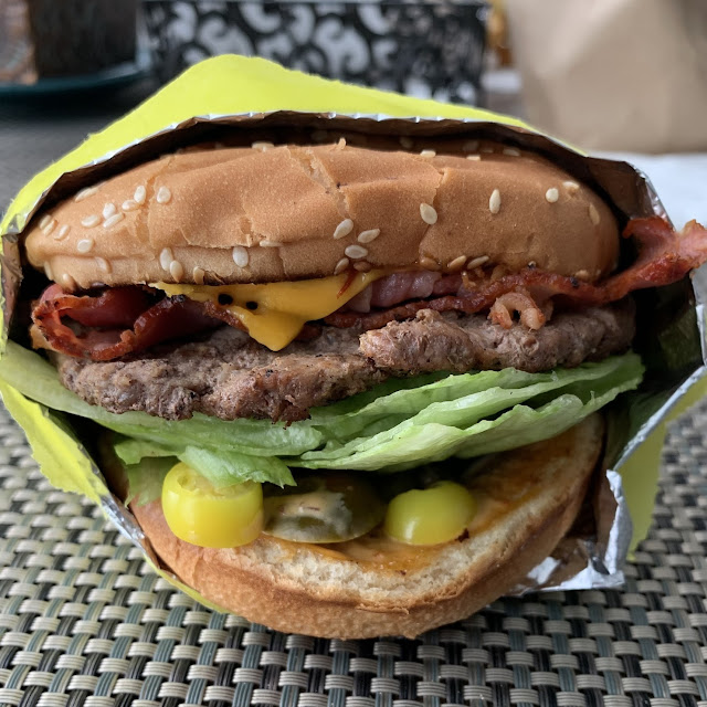 Johnny Riverside Burger