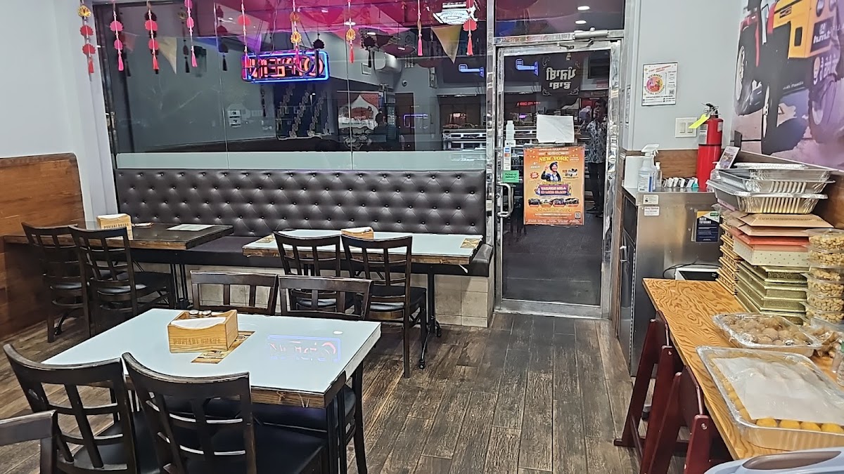 Punjabi Dhaba Hicksville - Photo 7