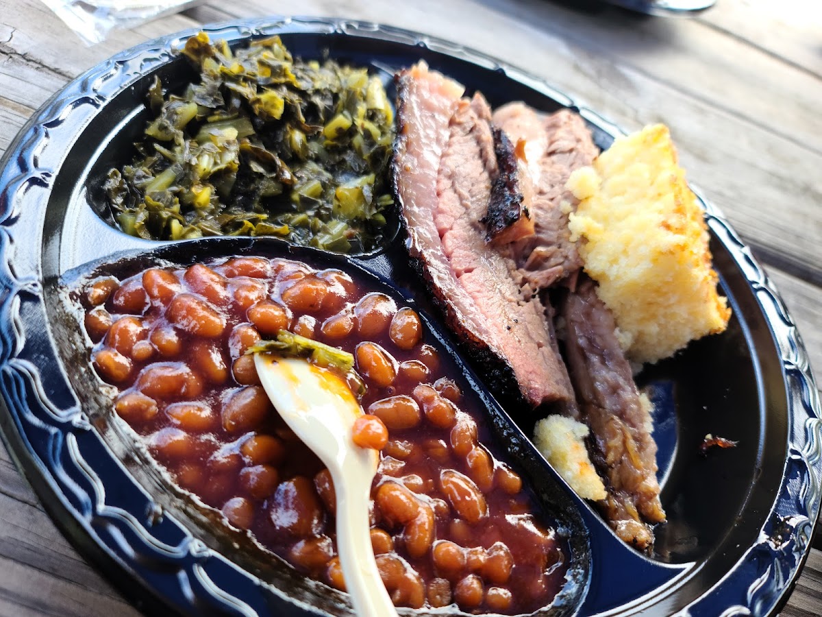 Artman Country Smokehouse - Photo 6