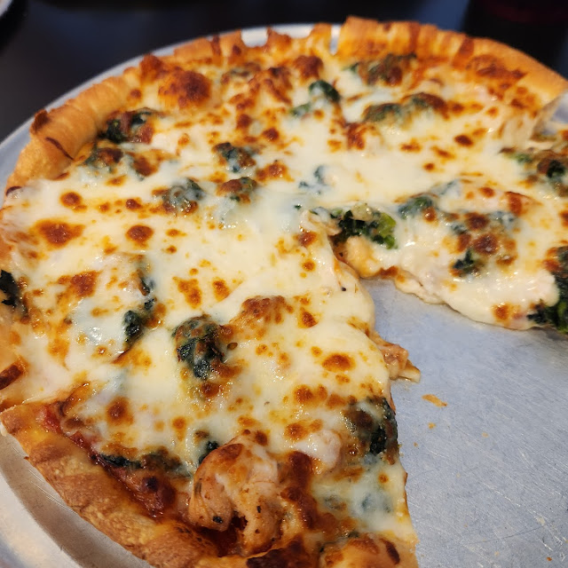 Grilled Chicken and Spinach Pizza