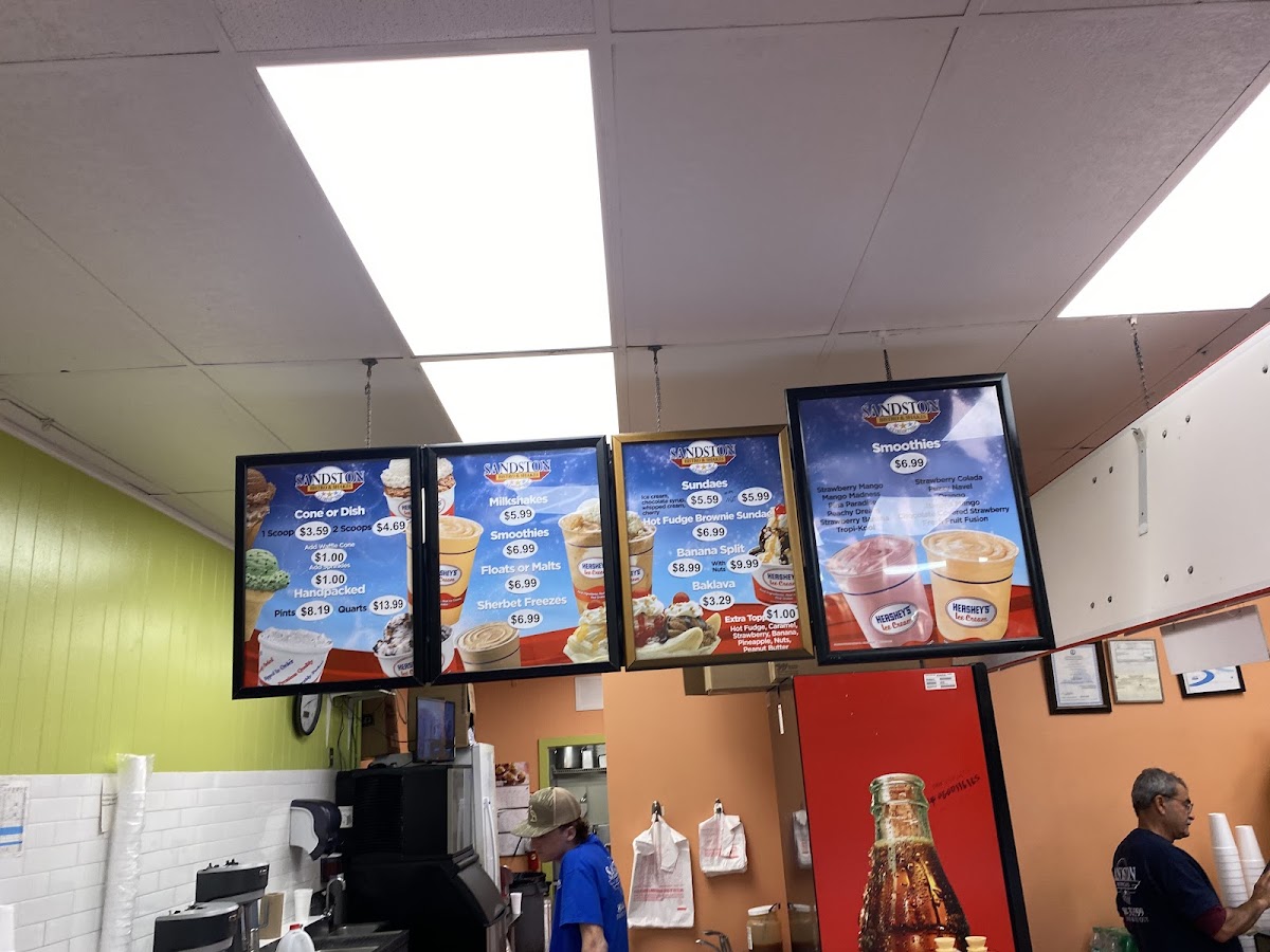 Sandston Bistro & Shakes - Photo 3