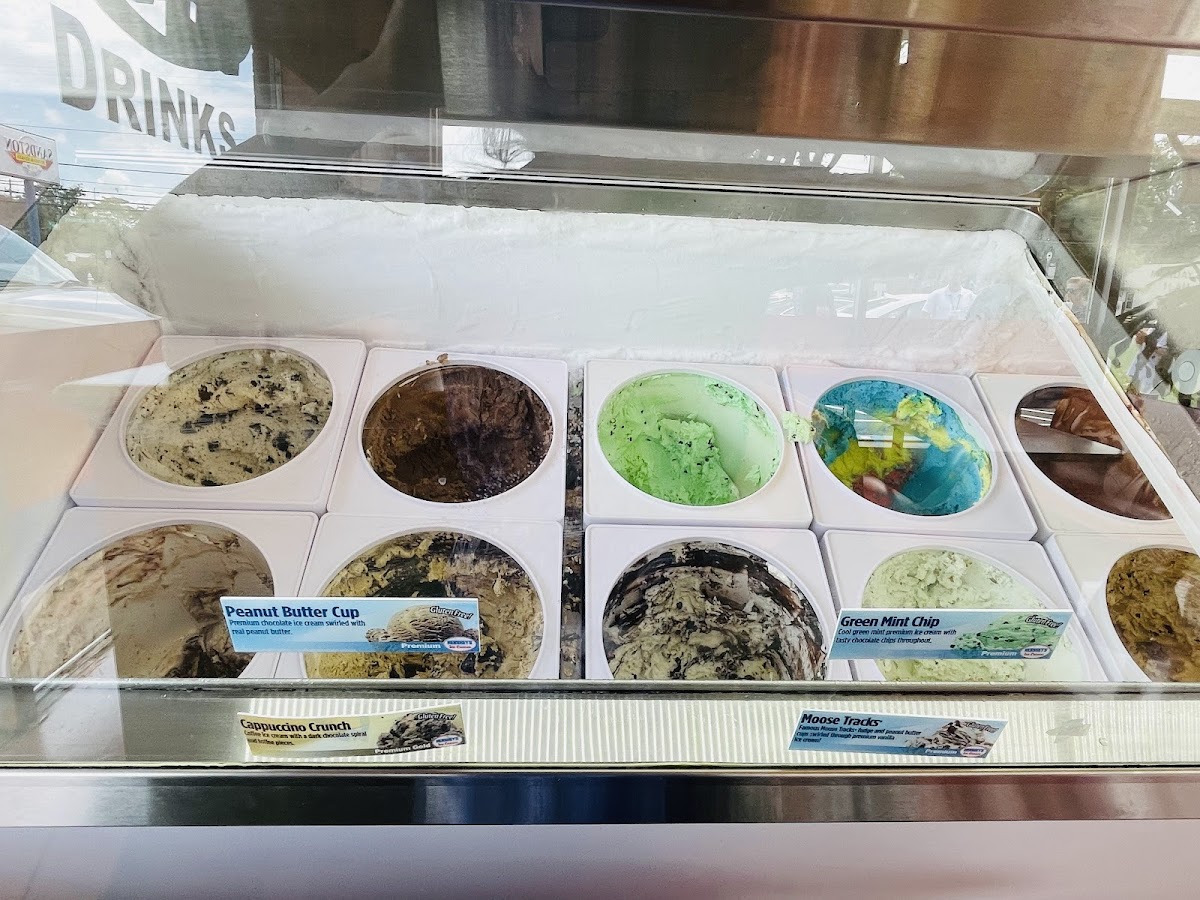 Sandston Bistro & Shakes - Photo 5
