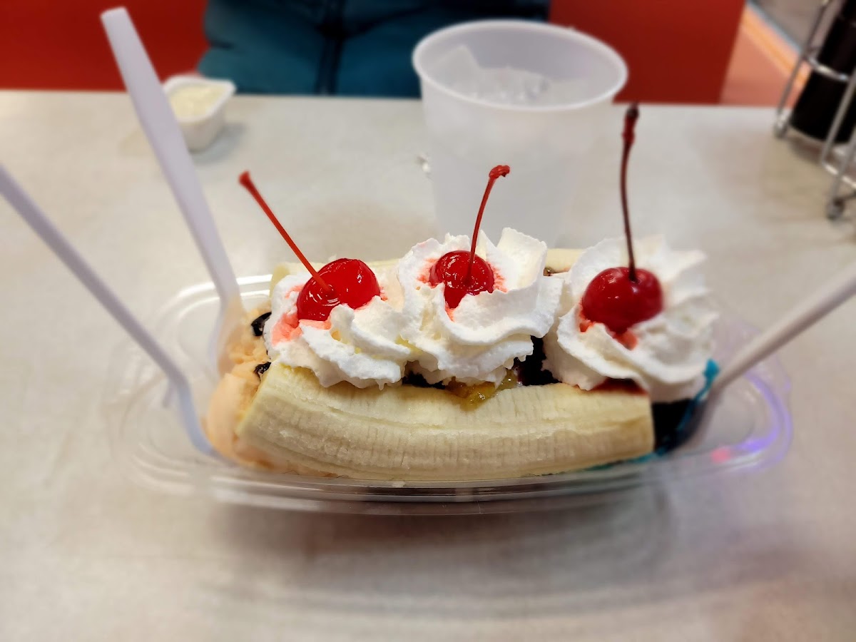 Sandston Bistro & Shakes - Photo 8