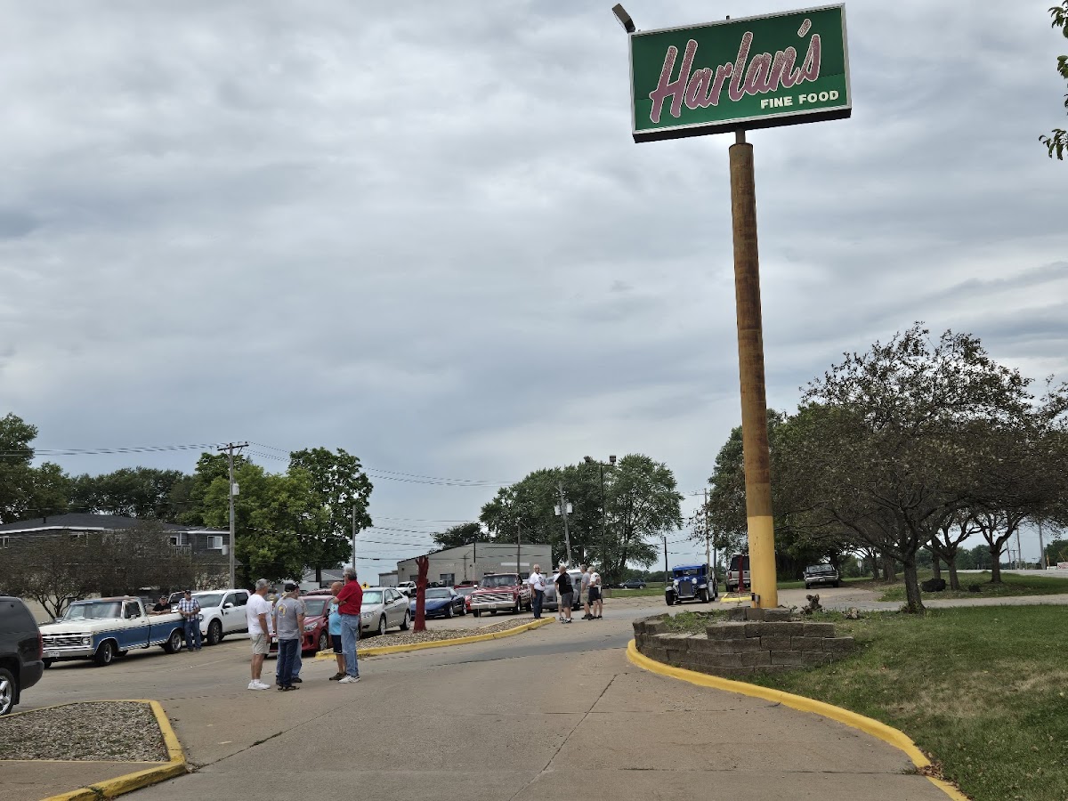 Harlan's Fine Foods - Photo 8
