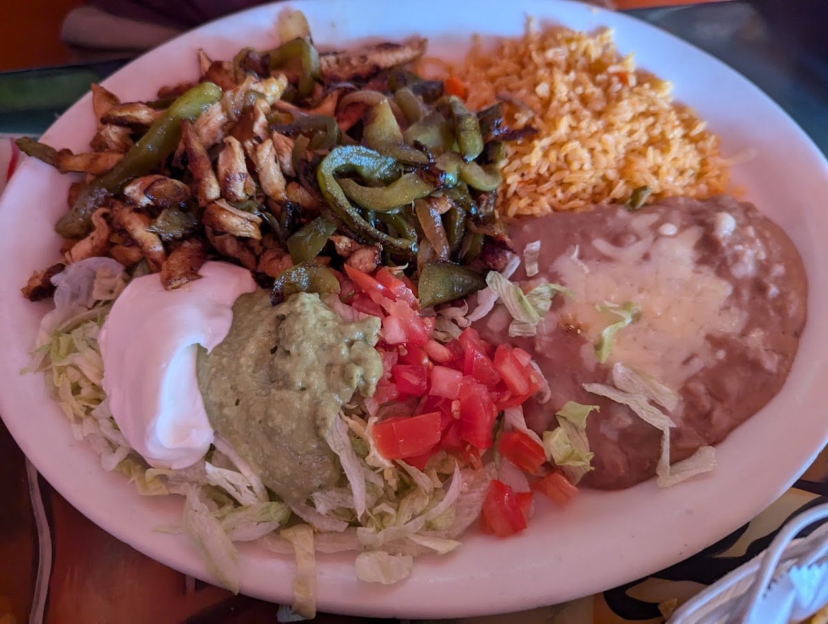 Monte De Rey Mexican Restaurant - Photo 6