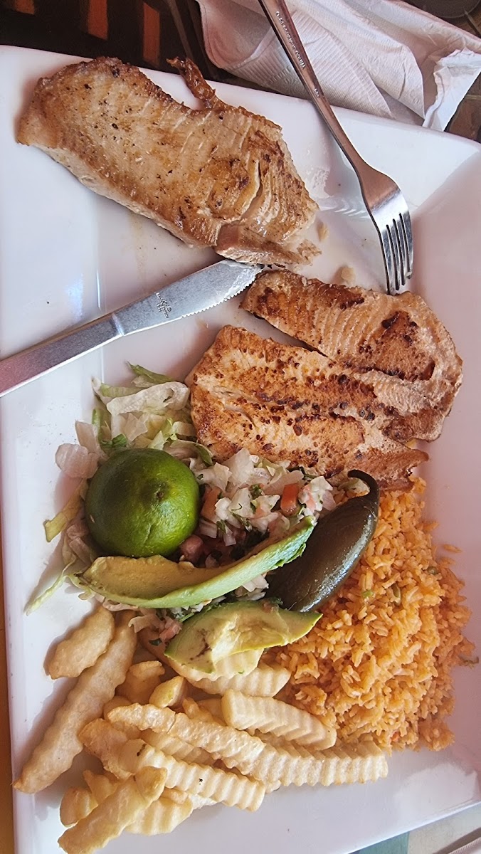 Monte De Rey Mexican Restaurant - Photo 8