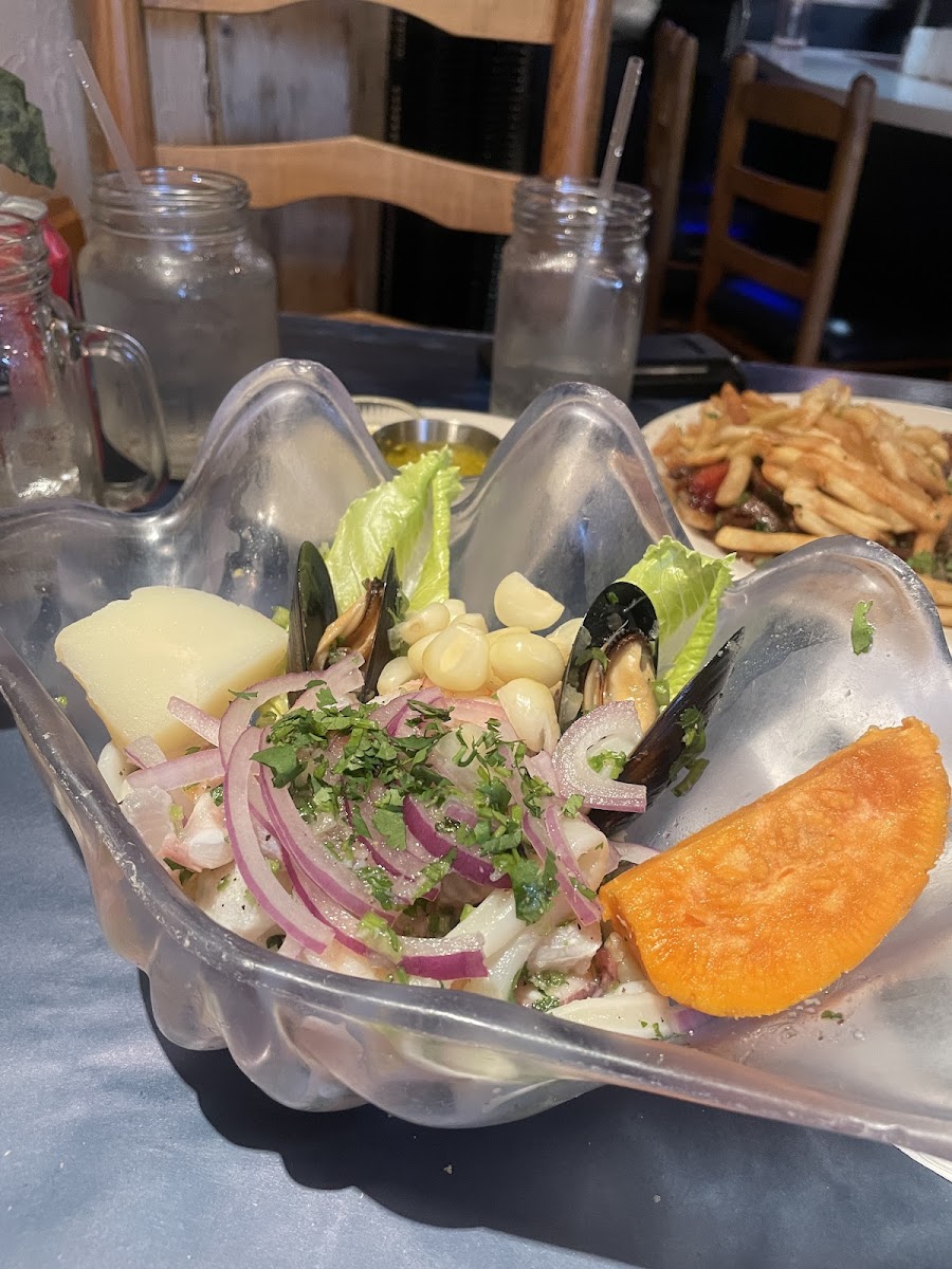 Salmon & Salmon Restaurant - Photo 3