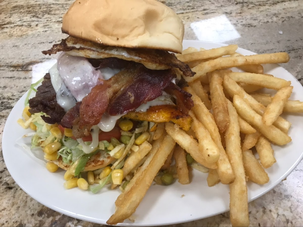 Santana's Plaza Café - Photo 5