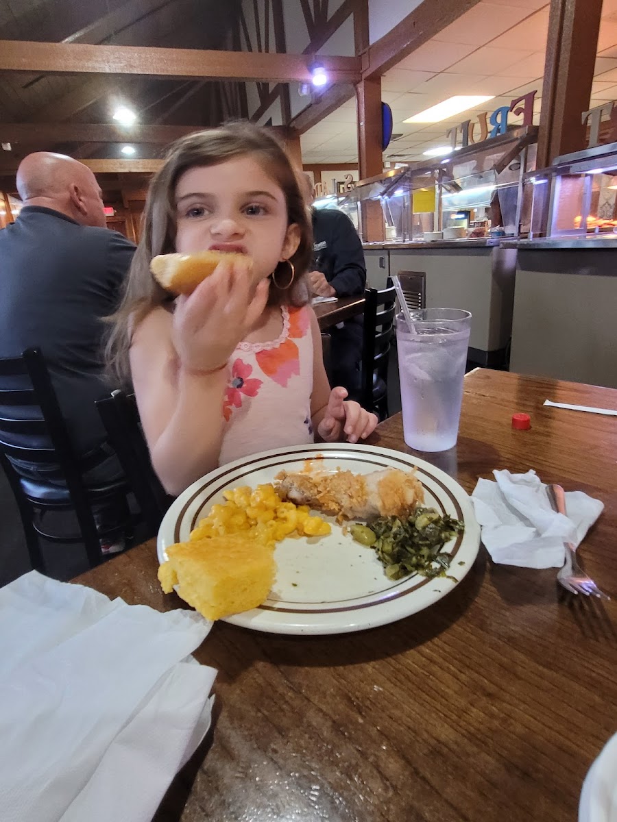 Kacey's Buffet - Photo 8