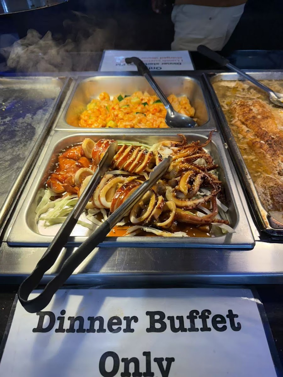 Royal Sushi Buffet - Photo 5