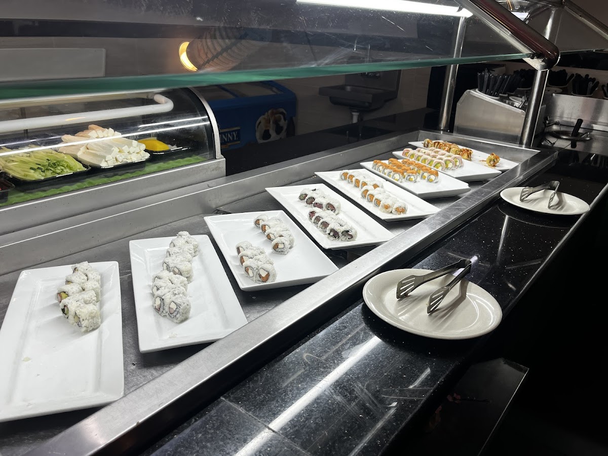 Royal Sushi Buffet - Photo 7