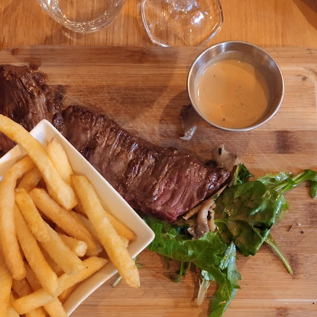 Filet de Bœuf 180 G Grillé À la Cheminée Sauce Au Poivre