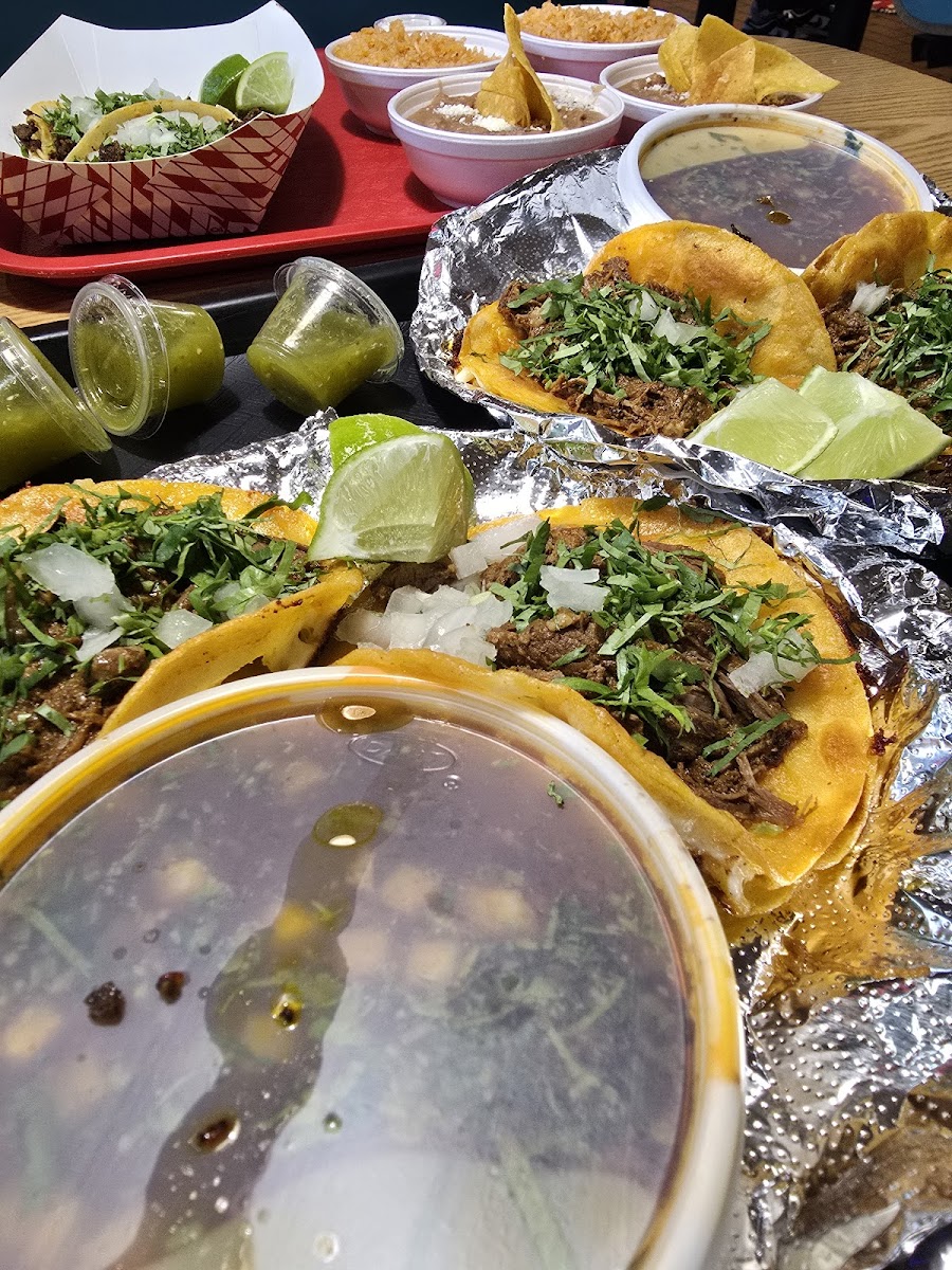 Taqueria Los Paisanos - Photo 9