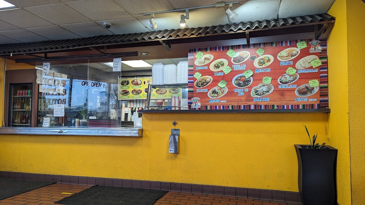 Taqueria Los Paisanos - Photo 3