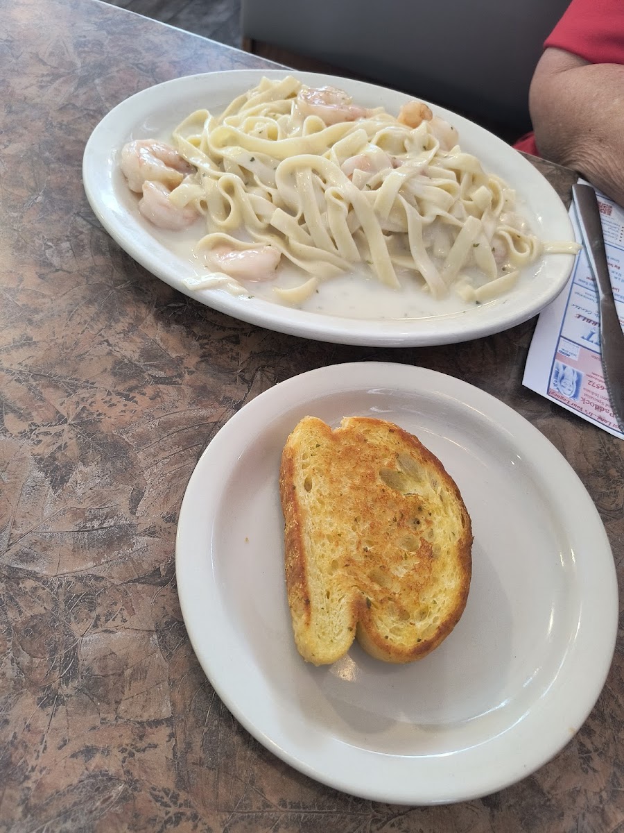 Benjamin's Restaurant - Photo 9