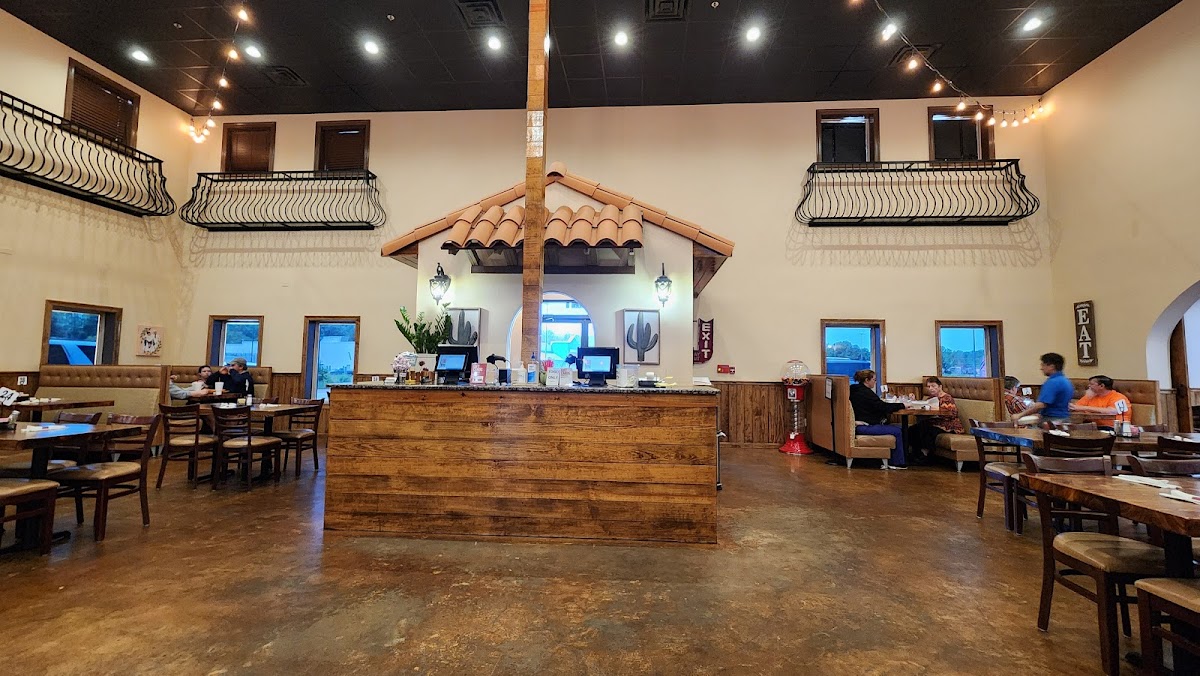 Joses Restaurant & Grill - Photo 6