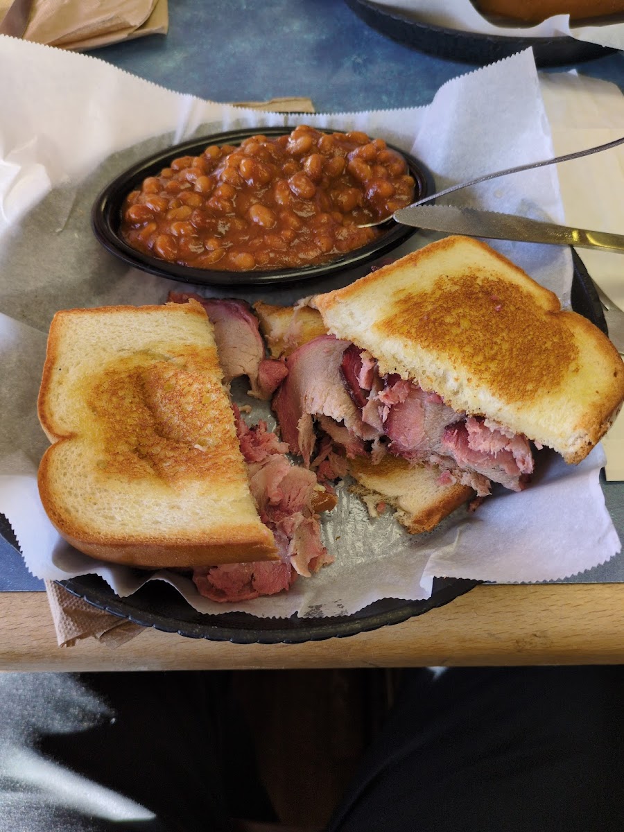 Dianne's Old Time Barbeque - Photo 9