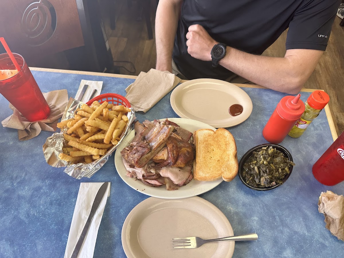 Dianne's Old Time Barbeque - Photo 3