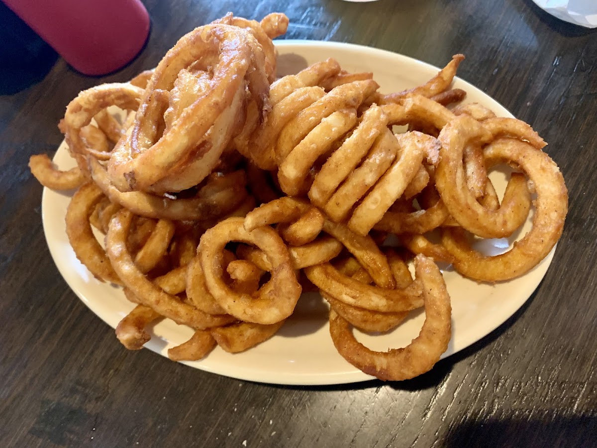 Dieter Brothers Restaurant - Photo 4