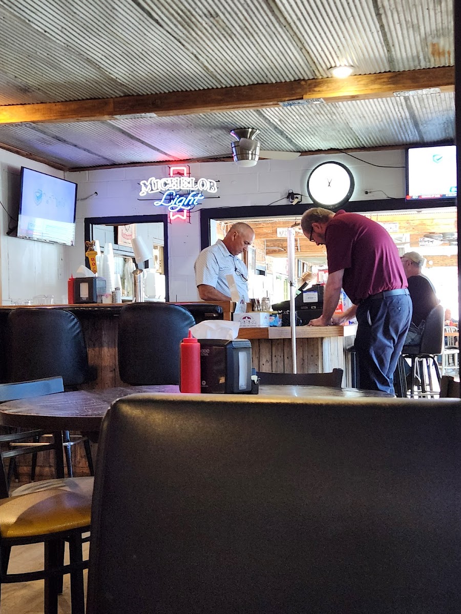 Dieter Brothers Restaurant - Photo 8