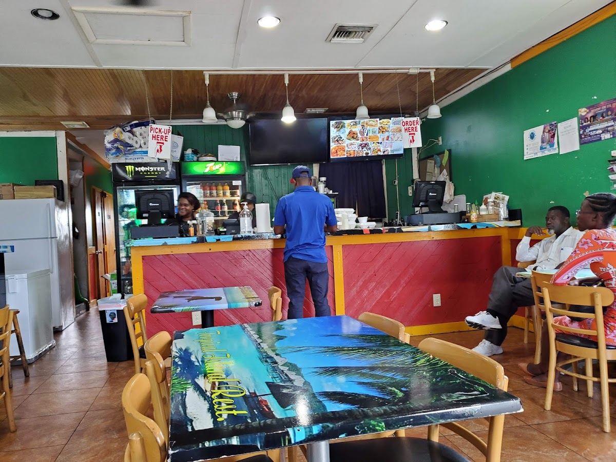 Tropical Island Restaurant - Photo 3