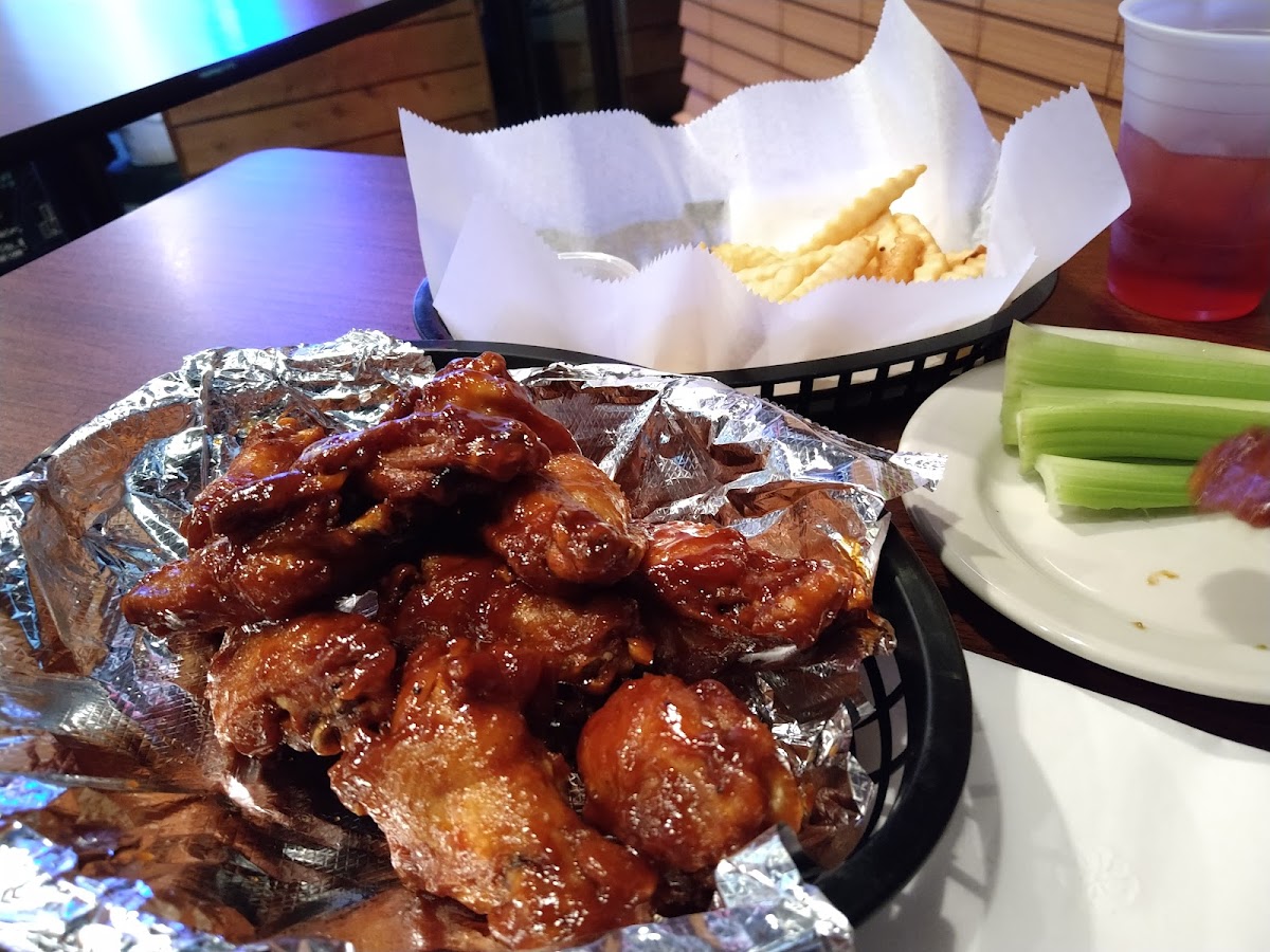 The Avenue Tavern & Grille - Photo 7