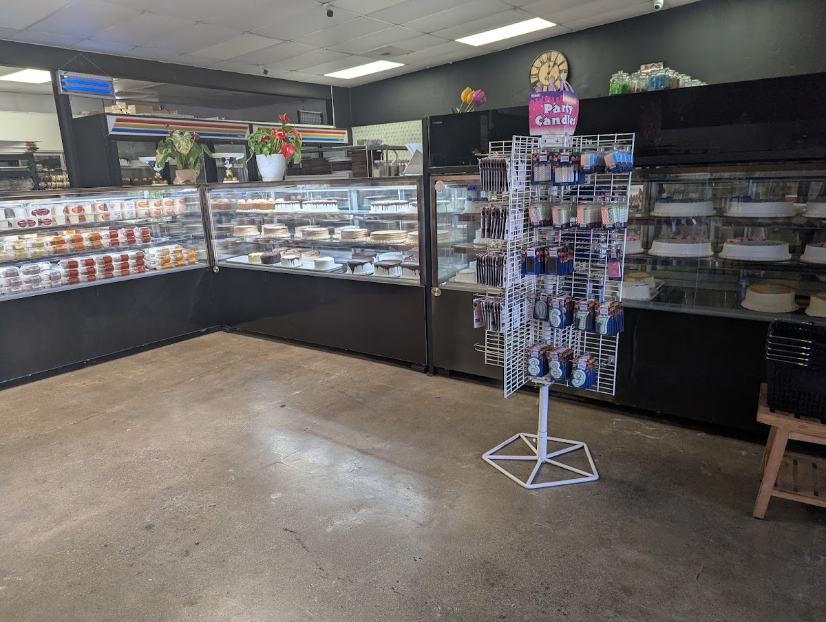 Lucero Bakery - Photo 4