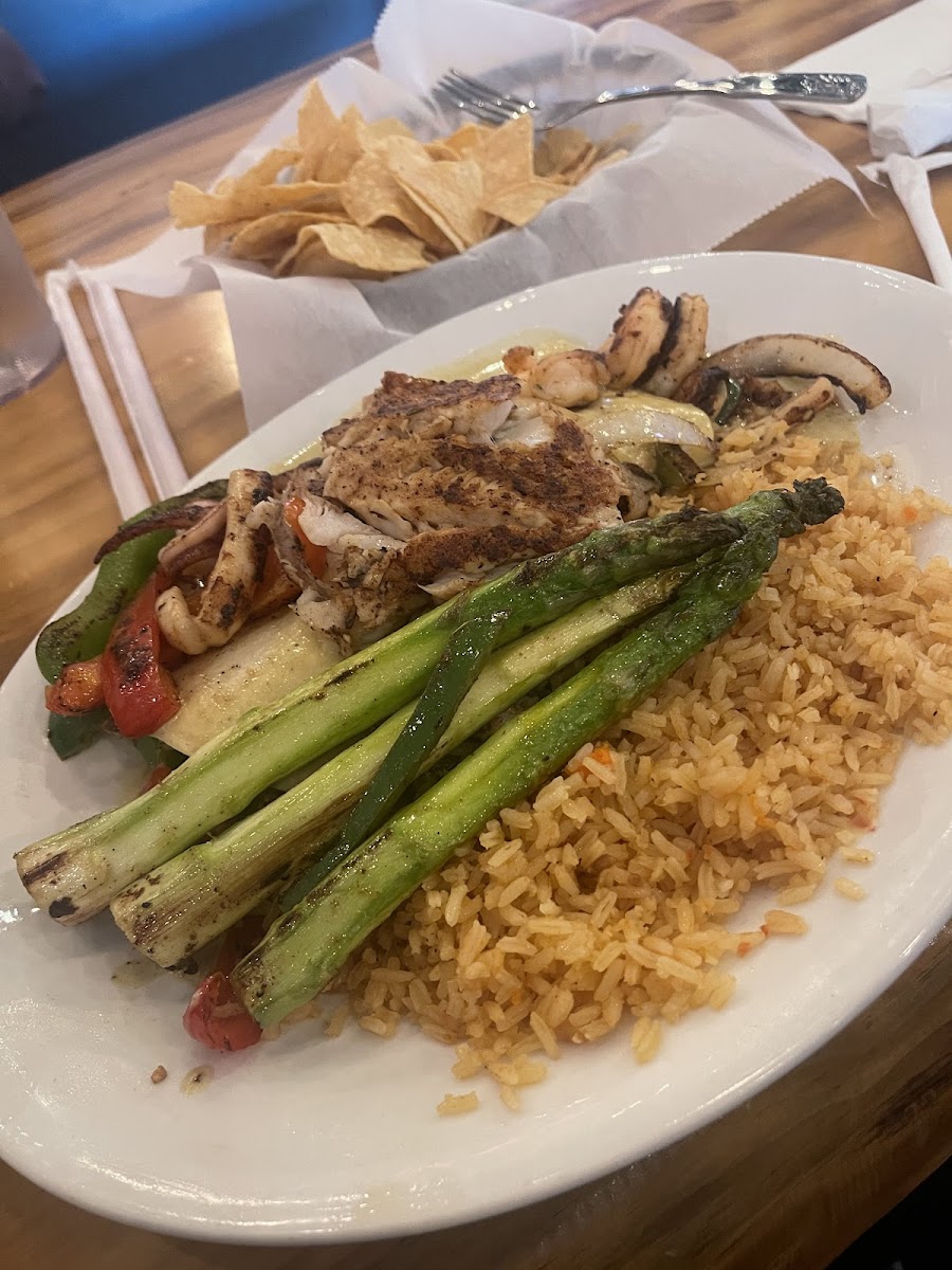 Taqueria Los Hermanos - Photo 4