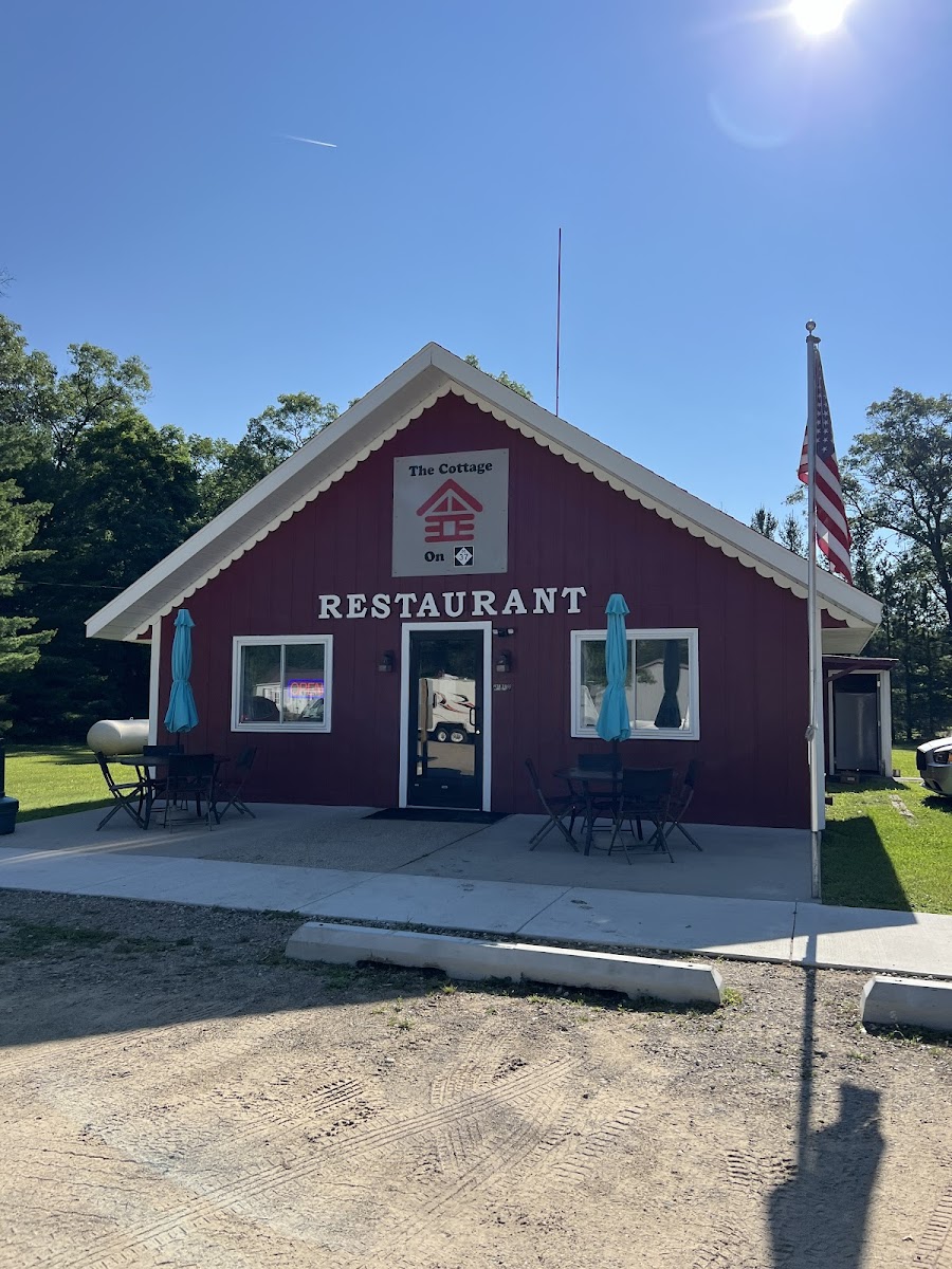 The Cottage On M-37 - Photo 2