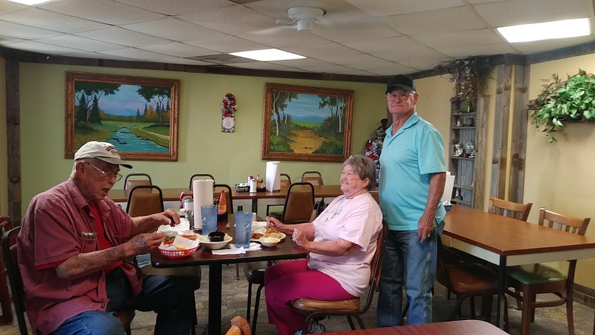 Peggy's Country Cafe - Photo 9
