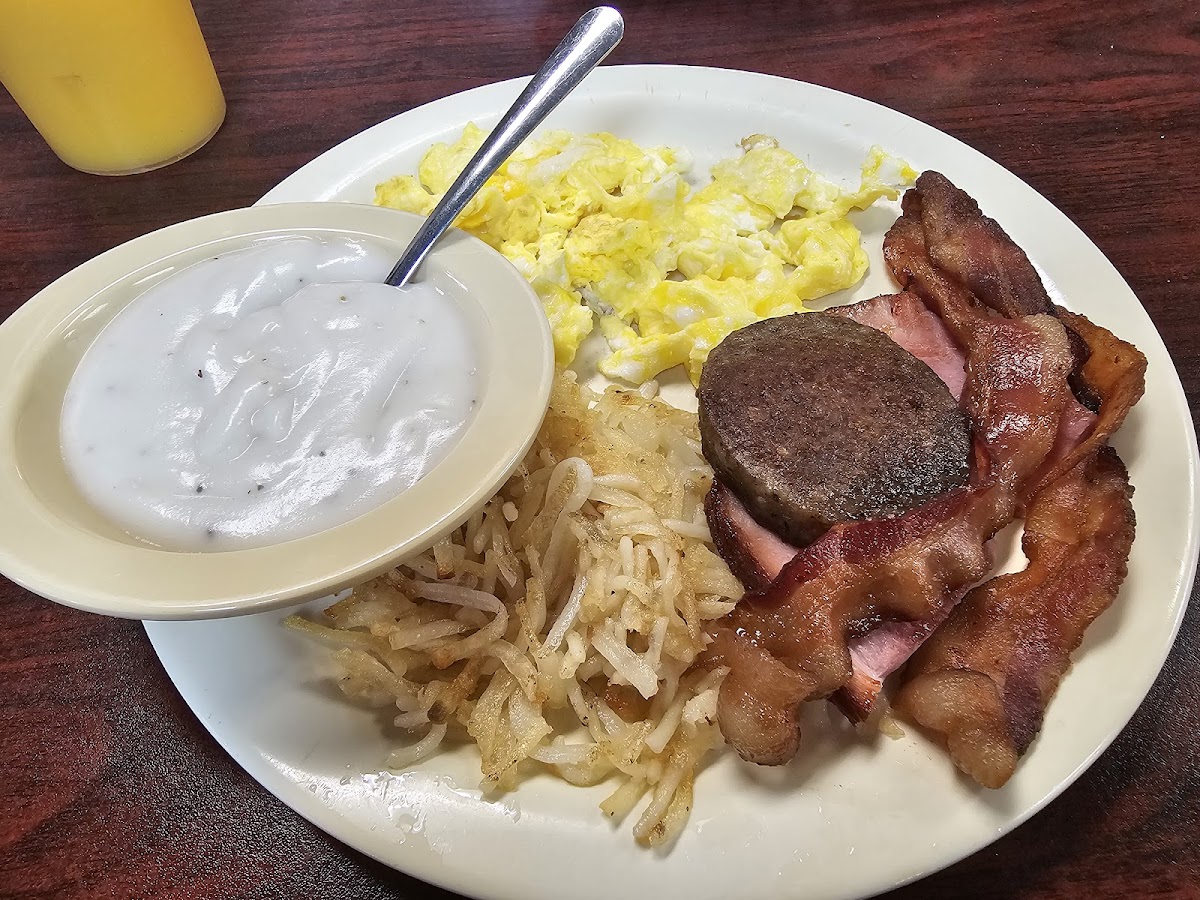 Peggy's Country Cafe - Photo 2