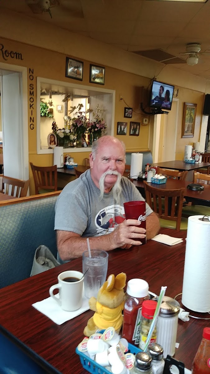 Peggy's Country Cafe - Photo 4