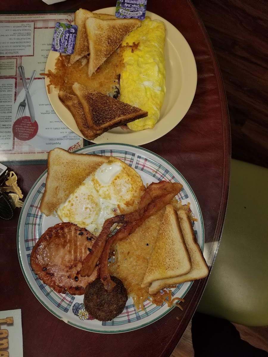 Peggy's Country Cafe - Photo 6