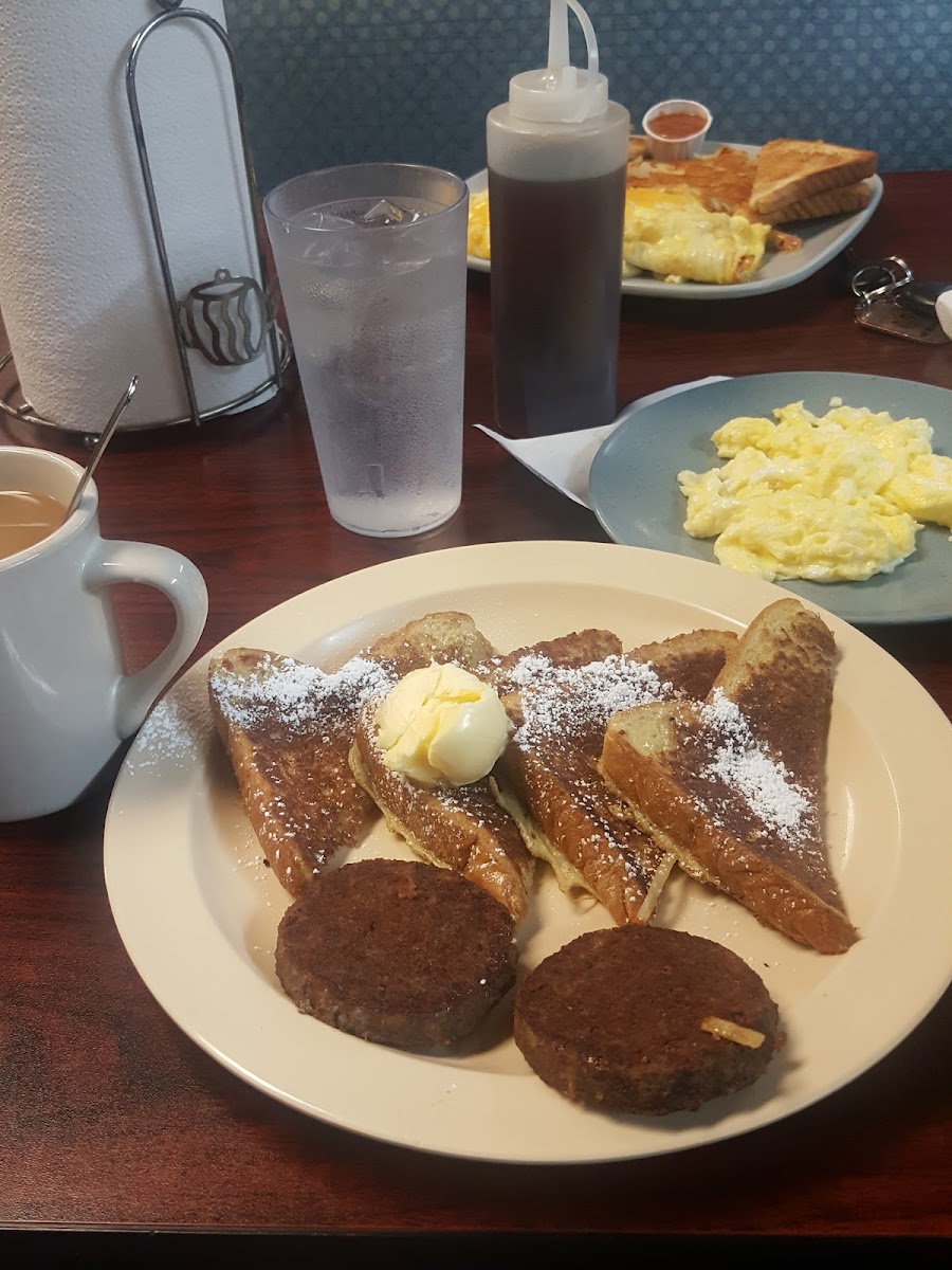 Peggy's Country Cafe - Photo 8