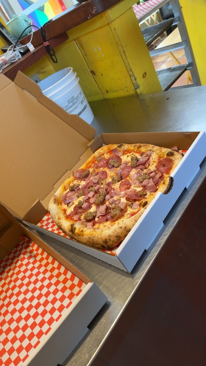 The Oven Woodfire Pizza - Photo 3