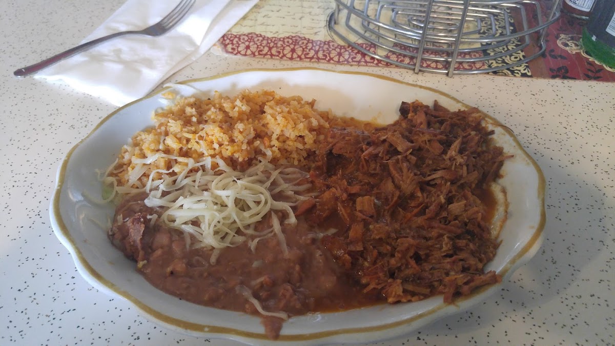Annie's Restaurant - Photo 9