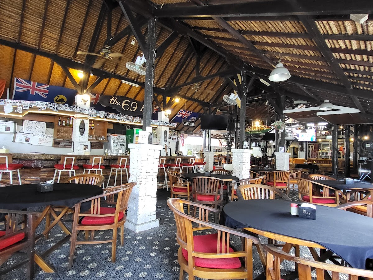 Billys Bar & Restaurant