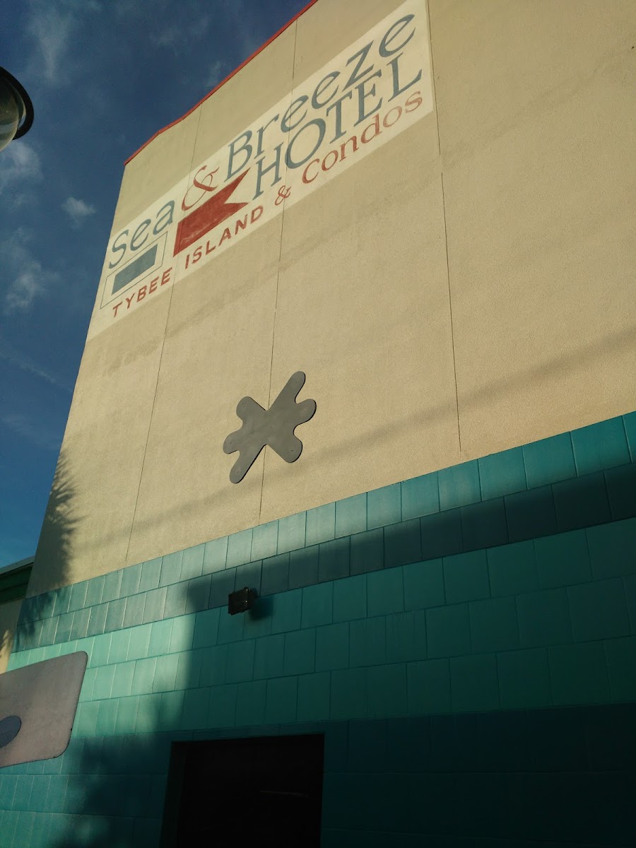 Windrose Bar & Grill - Photo 5