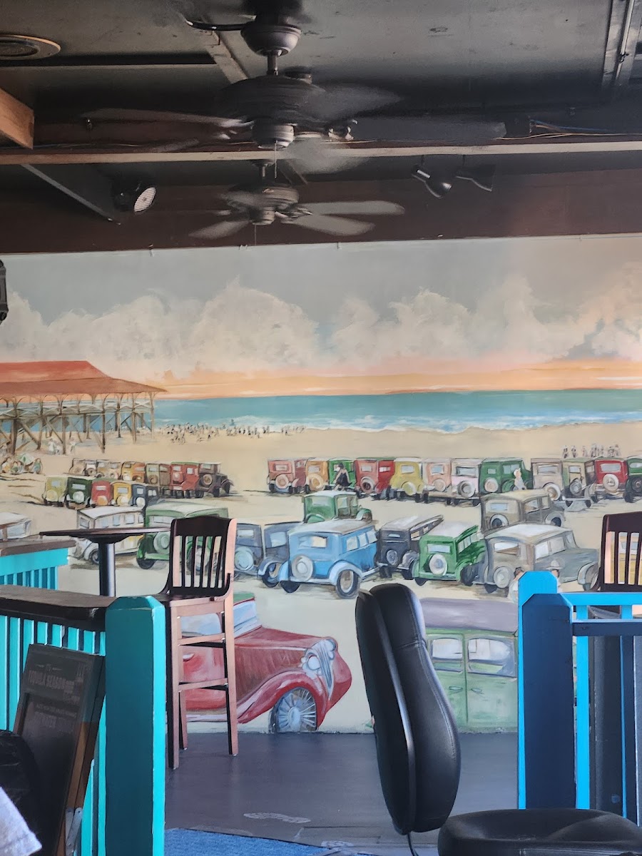Windrose Bar & Grill - Photo 6