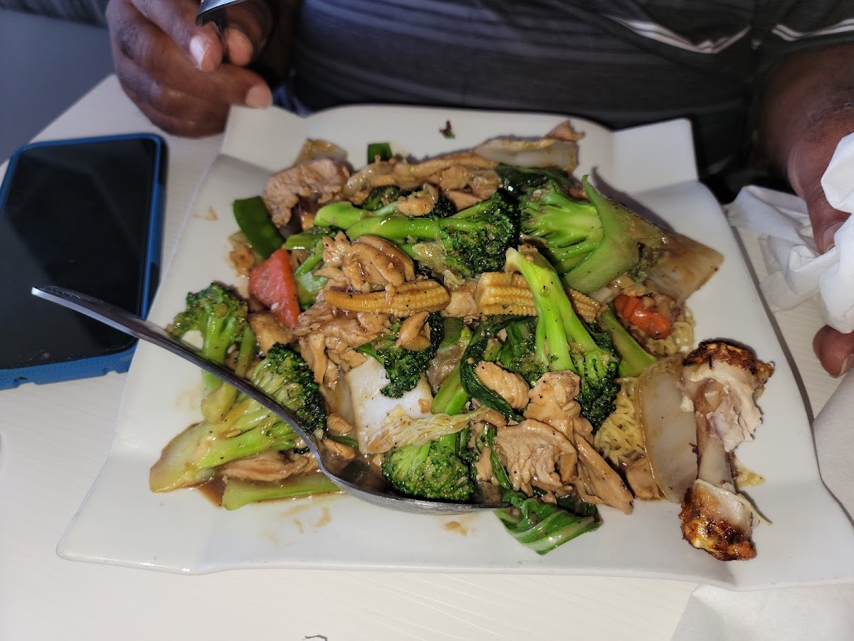 Basilic Vietnamese Grill - Photo 2