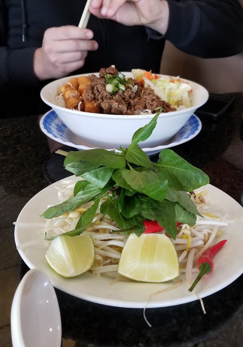 Pho Hoang Restaurant - Photo 3
